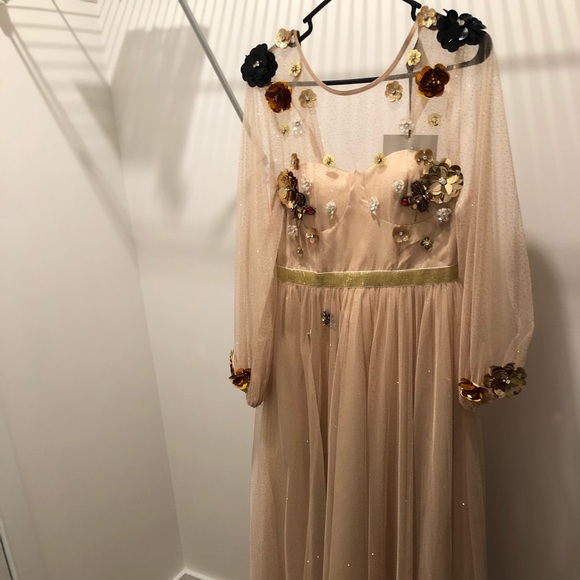 Formal dress with sheer sleeves and sequin detail - Picture 2 of 5